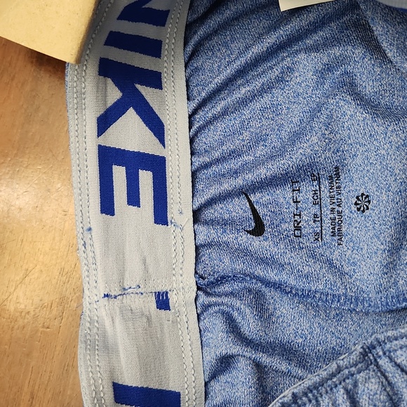 Nike womens shortd - Picture 2 of 4